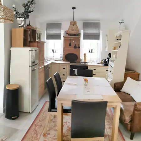 Koe's * Γιένα